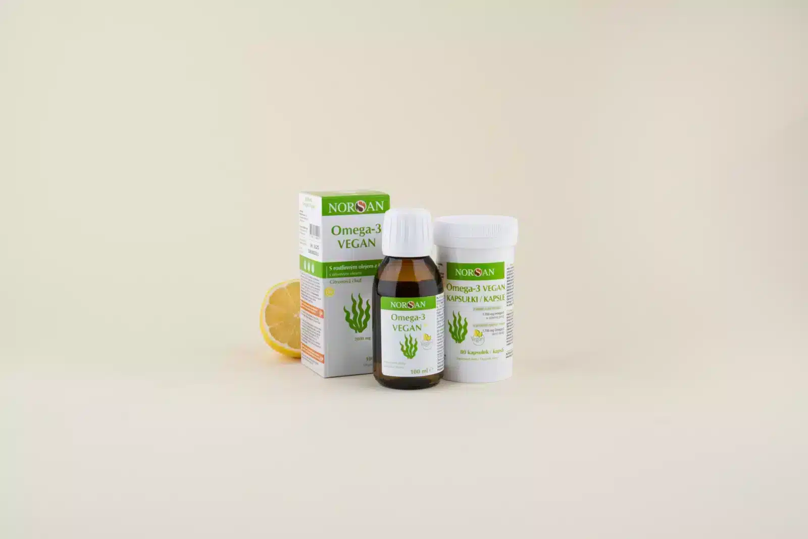 Produkty Norsan s omega-3 z mikrořas vhodné pro doplnění DHA a EPA bez živočišných produktů.