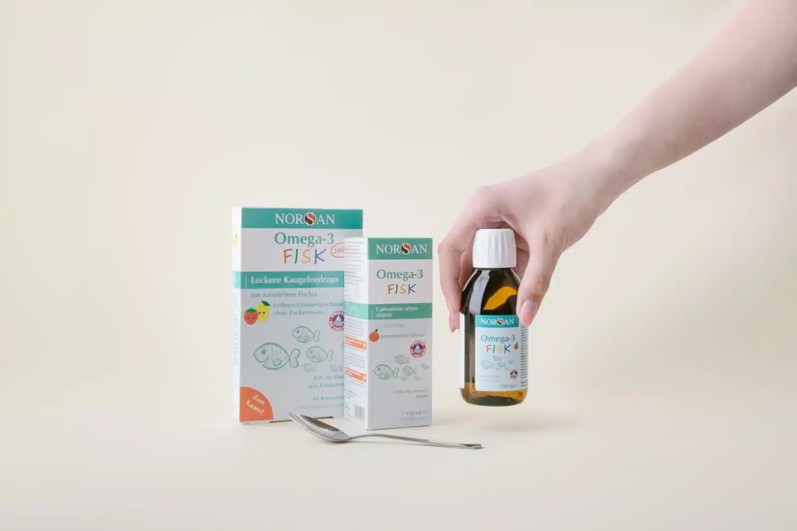 norsan-omega-3-fisk-detsky-rybi-olej-a-jelly Produkty NORSAN Omega-3 FISK pro děti – rybí olej a žvýkací dropsy s ovocnou příchutí, ideální forma doplňku pro zdravý vývoj dítěte.